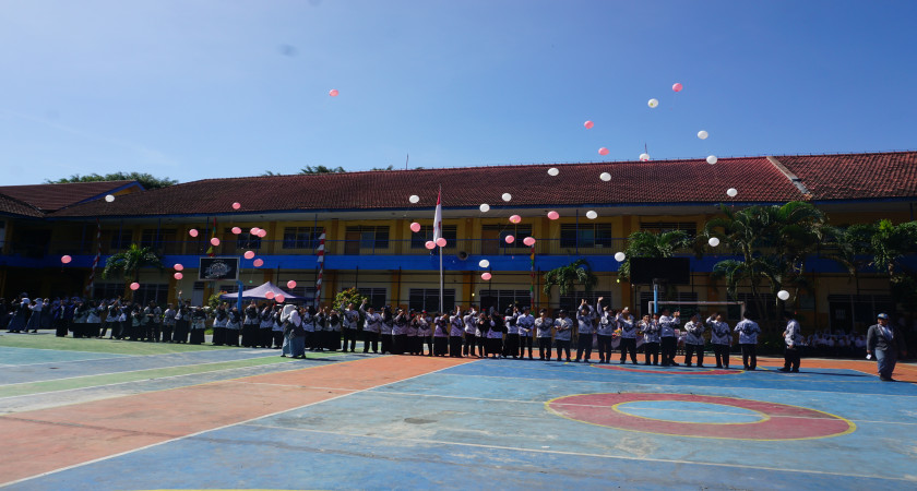 Upacara Peringatan Hari Guru Nasional 2025 : Teguhkan Komitmen 